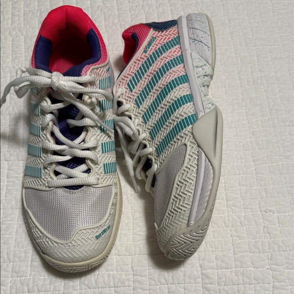K-Swiss tennis shoes. Great condition! - Picture 1 of 4